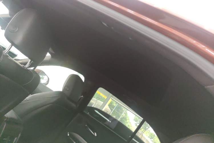 Used Cadillac XT4 2018 28T Two-Wheel Drive Leading Version Headliner