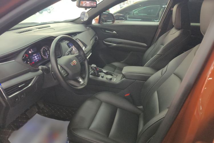 Used Cadillac XT4 2018 28T Two-Wheel Drive Leading Version Interior 1