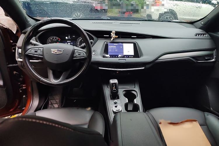Used Cadillac XT4 2018 28T Two-Wheel Drive Leading Version Interior 2