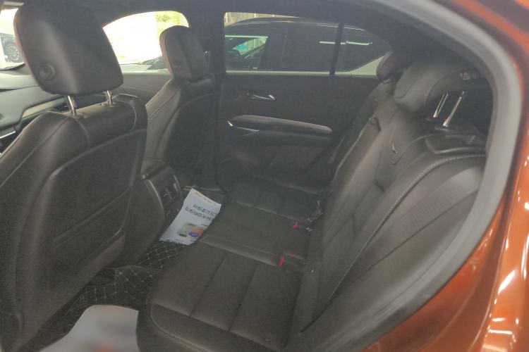Used Cadillac XT4 2018 28T Two-Wheel Drive Leading Version Interior 2