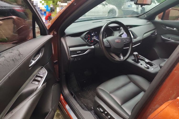 Used Cadillac XT4 2018 28T Two-Wheel Drive Leading Version Interior 3