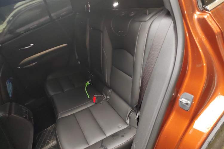 Used Cadillac XT4 2018 28T Two-Wheel Drive Leading Version Interior 4
