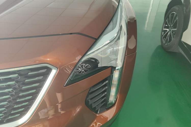 Used Cadillac XT4 2018 28T Two-Wheel Drive Tech Version Left Front Headlight