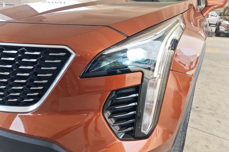 Used Cadillac XT4 2018 28T Two-Wheel Drive Tech Version Left Front Headlight