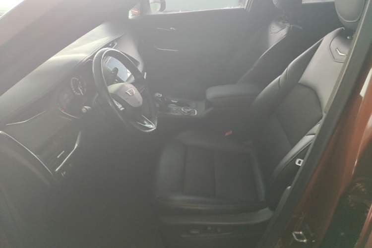 Used Cadillac XT4 2018 28T Two-Wheel Drive Tech Version Left Front Seat