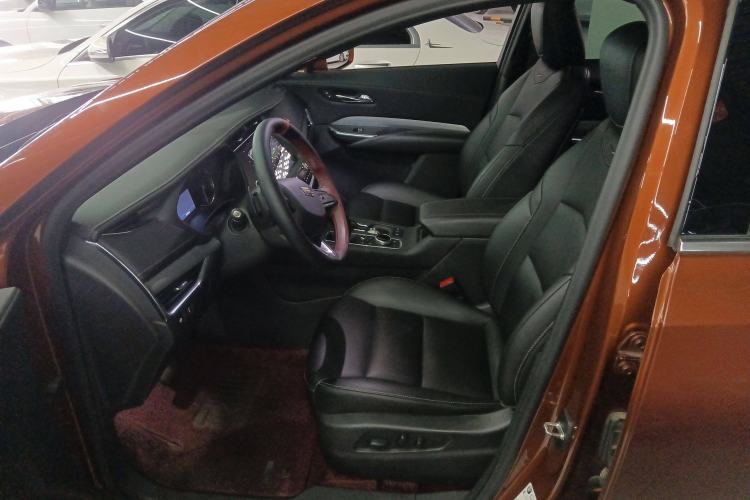 Used Cadillac XT4 2018 28T Two-Wheel-Drive Luxury Model Left Front Seat