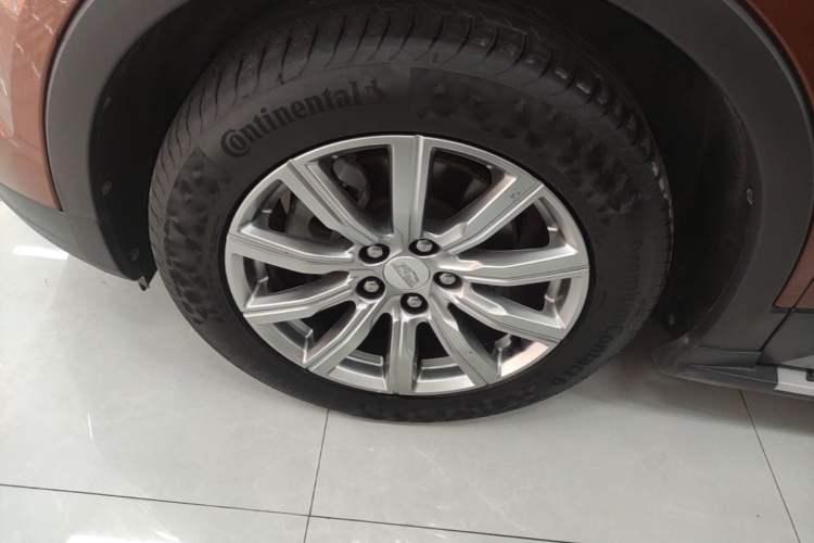 Used Cadillac XT4 2018 28T Two-Wheel Drive Leading Version Left Front Wheel Hub