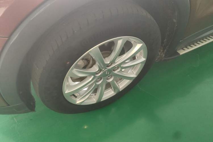 Used Cadillac XT4 2018 28T Two-Wheel Drive Tech Version Left Front Wheel Hub