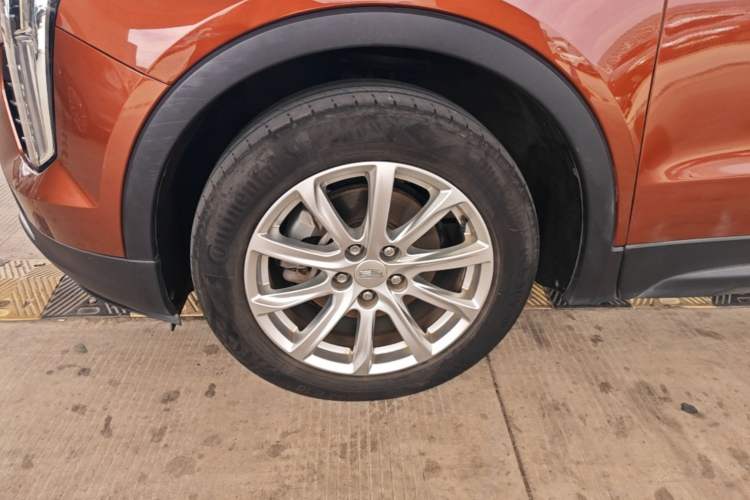 Used Cadillac XT4 2018 28T Two-Wheel Drive Tech Version Left Front Wheel Hub