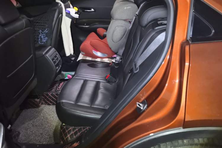 Used Cadillac XT4 2018 28T 4x4 Platinum Sport Edition Left Rear Seat