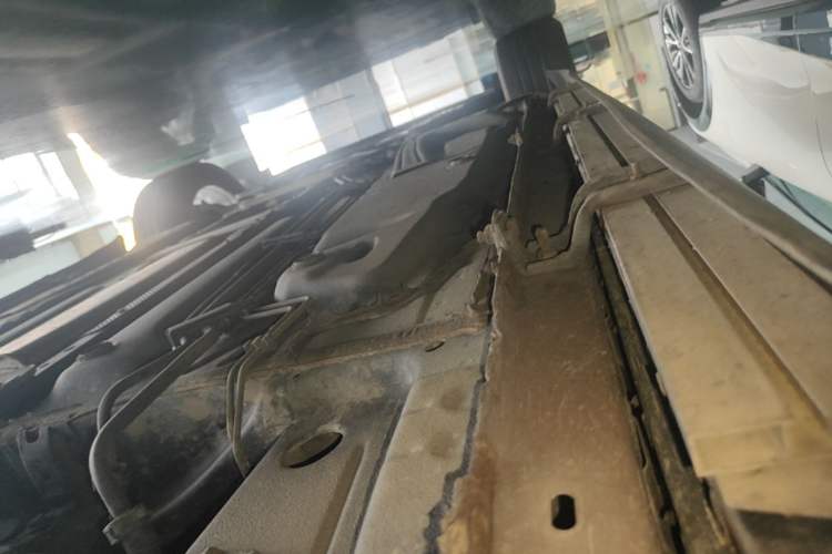 Used Cadillac XT4 2018 28T Two-Wheel Drive Tech Version Left Side Sill