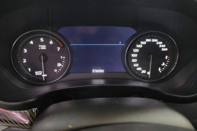 Used Cadillac XT4 2018 28T 4x4 Platinum Sport Edition Odometer Close Up