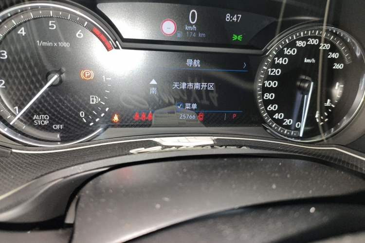 Used Cadillac XT4 2018 28T Two-Wheel Drive Leading Version Odometer Close Up