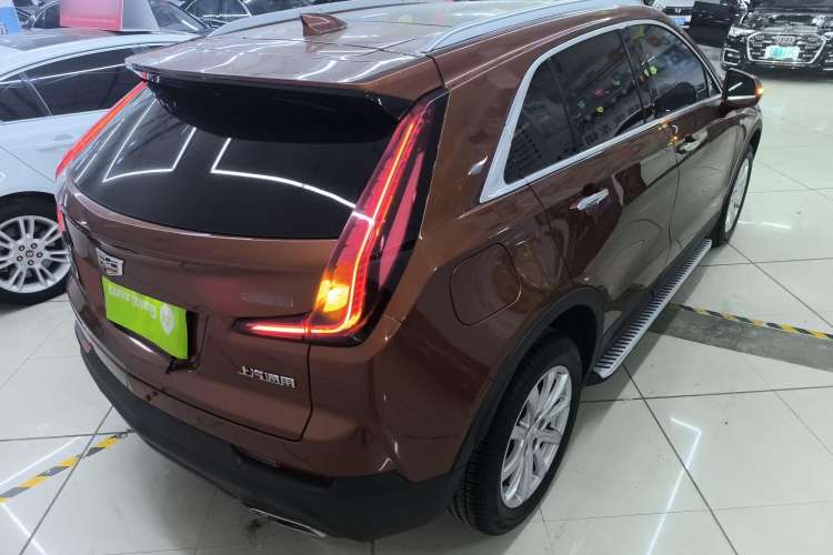 Used Cadillac XT4 2018 28T Two-Wheel Drive Tech Version Rear Right 45 Deg