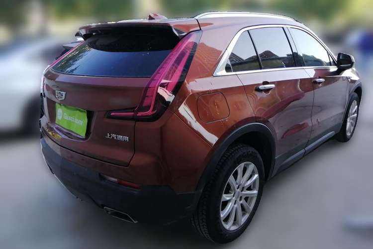 Used Cadillac XT4 2018 28T Two-Wheel Drive Tech Version Rear Right 45 Deg