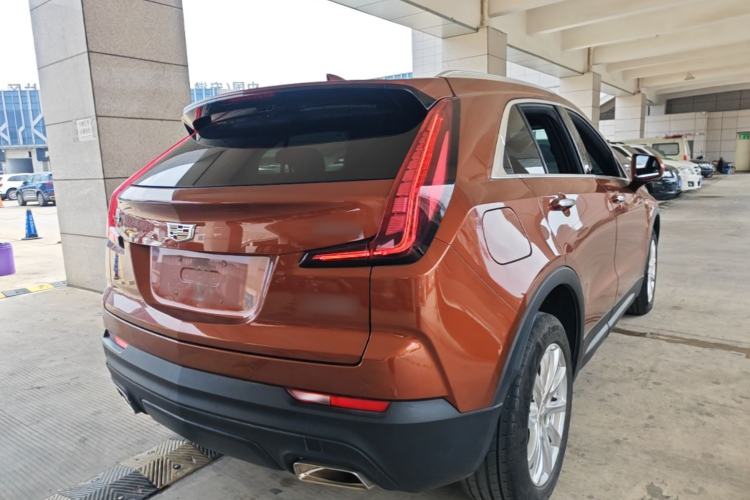Used Cadillac XT4 2018 28T Two-Wheel Drive Tech Version Rear Right 45 Deg