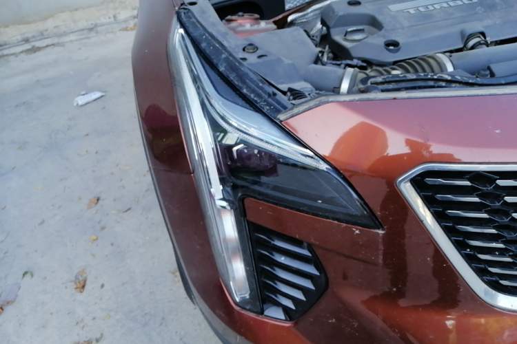 Used Cadillac XT4 2018 28T Two-Wheel Drive Tech Version Right Front Headlight