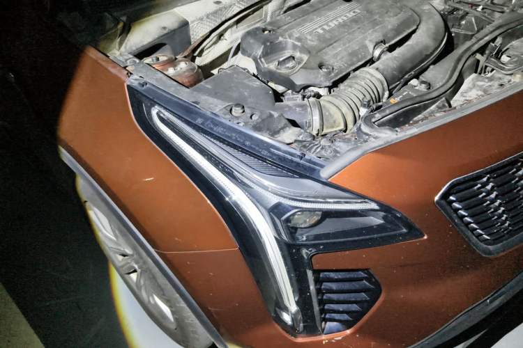 Used Cadillac XT4 2018 28T Two-Wheel Drive Leading Version Right Front Headlight