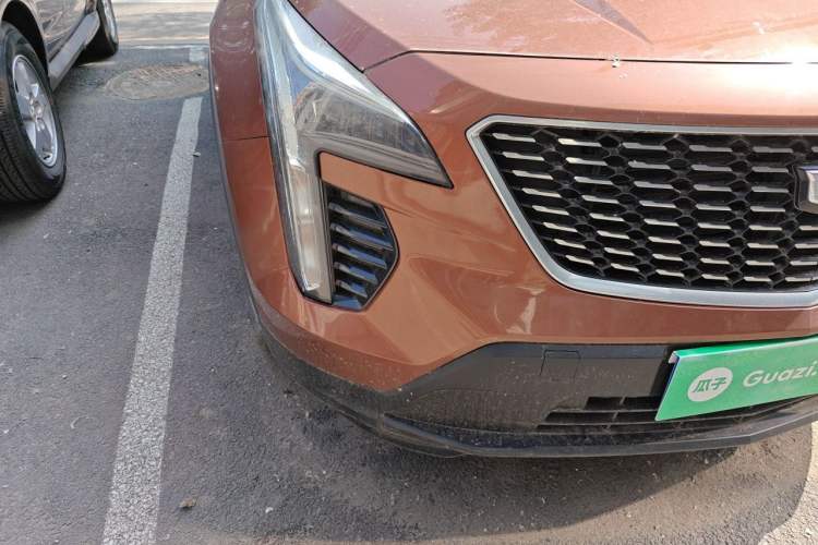 Used Cadillac XT4 2018 28T Two-Wheel Drive Tech Version Right Front Headlight