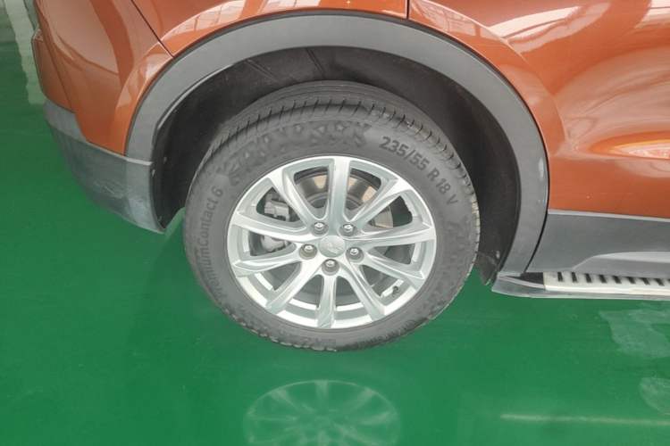 Used Cadillac XT4 2018 28T Two-Wheel Drive Tech Version Right Rear Wheel Hub