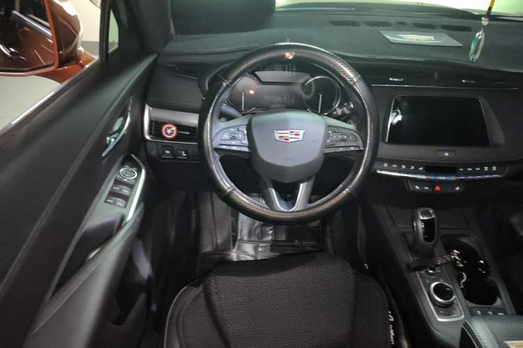 Used Cadillac XT4 2018 28T Two-Wheel Drive Leading Version Steering Wheel
