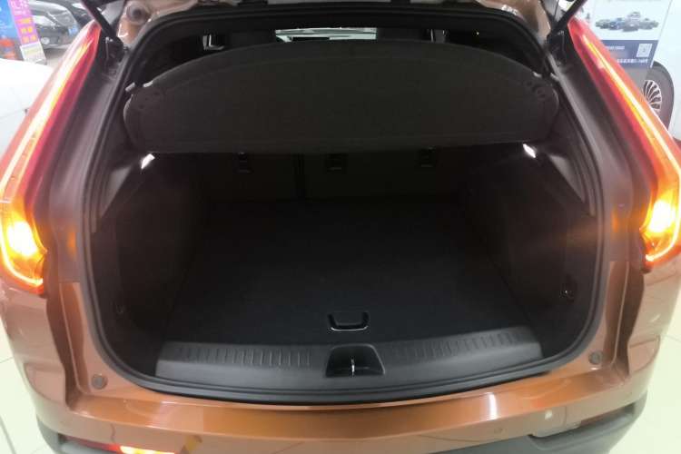 Used Cadillac XT4 2018 28T Two-Wheel Drive Tech Version Trunk