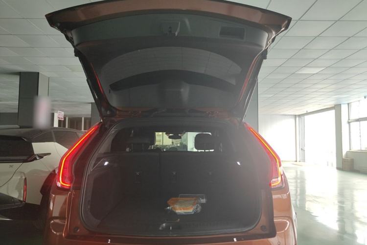 Used Cadillac XT4 2018 28T Two-Wheel Drive Tech Version Trunk