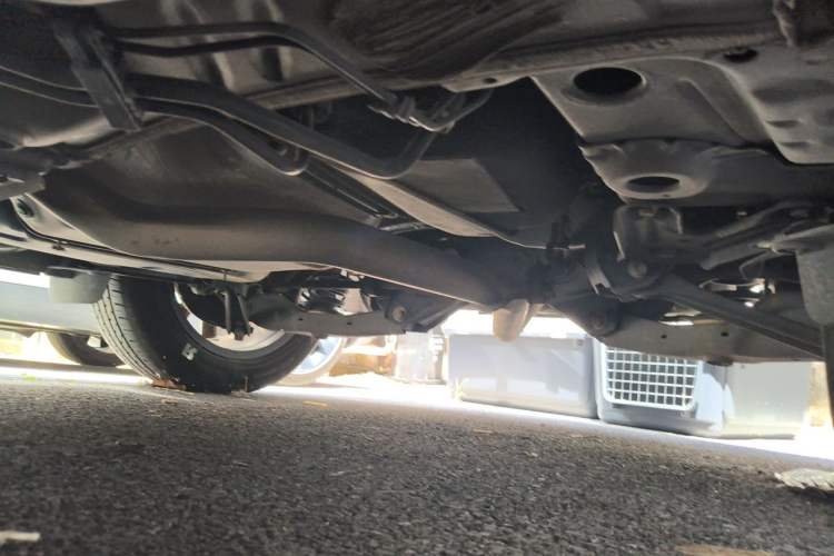 Used Cadillac XT4 2018 28T Two-Wheel-Drive Luxury Model Chassis Front Right