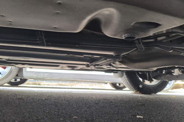Used Cadillac XT4 2018 28T Two-Wheel-Drive Luxury Model Chassis Rear Left