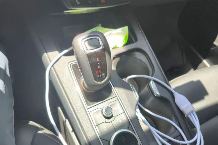 Used Cadillac XT4 2018 28T Two-Wheel-Drive Luxury Model Gear Lever
