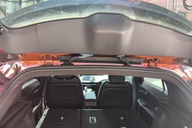 Used Cadillac XT4 2018 28T Two-Wheel-Drive Luxury Model Trunk