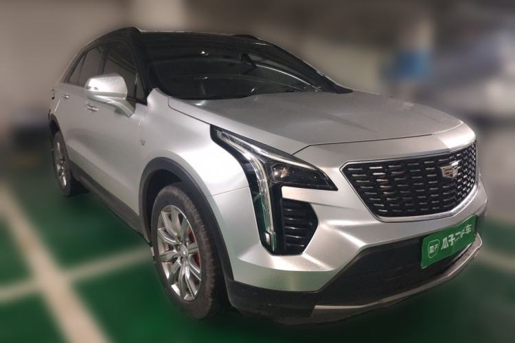 Used Cadillac XT4 2018 28T Two-Wheel Drive Leading Version Front Right 45 Deg