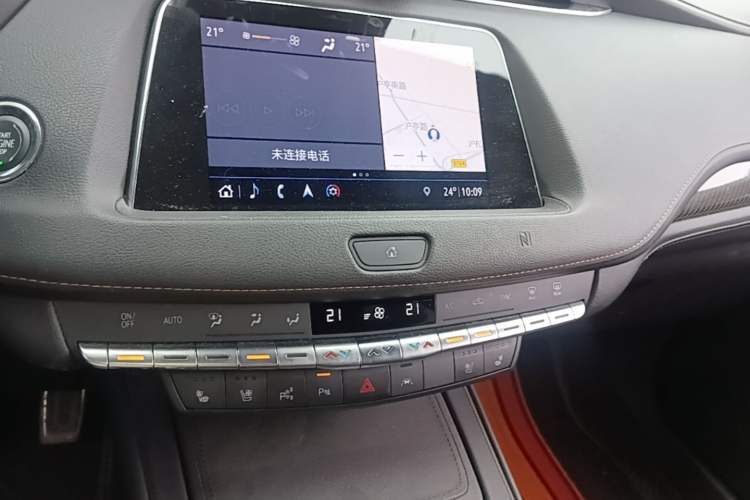 Used Cadillac XT4 2018 28T 4x4 Platinum Sport Edition Audio And AC Panel