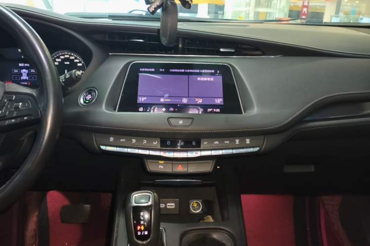 Used Cadillac XT4 2018 28T Two-Wheel Drive Tech Version Audio And AC Panel