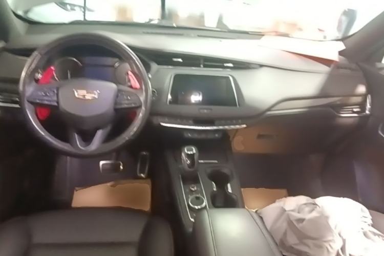 Used Cadillac XT4 2018 28T Two-Wheel Drive Luxury Sport Model Center Console