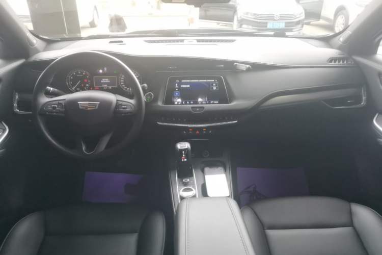 Used Cadillac XT4 2018 28T Four-Wheel Drive Leading Model Center Console
