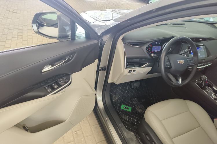 Used Cadillac XT4 2018 28T Two-Wheel-Drive Luxury Model Driver Seat