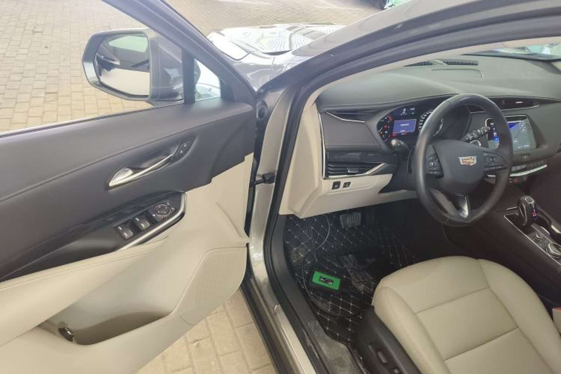 Used Cadillac XT4 2018 28T Two-Wheel-Drive Luxury Model Driver Seat