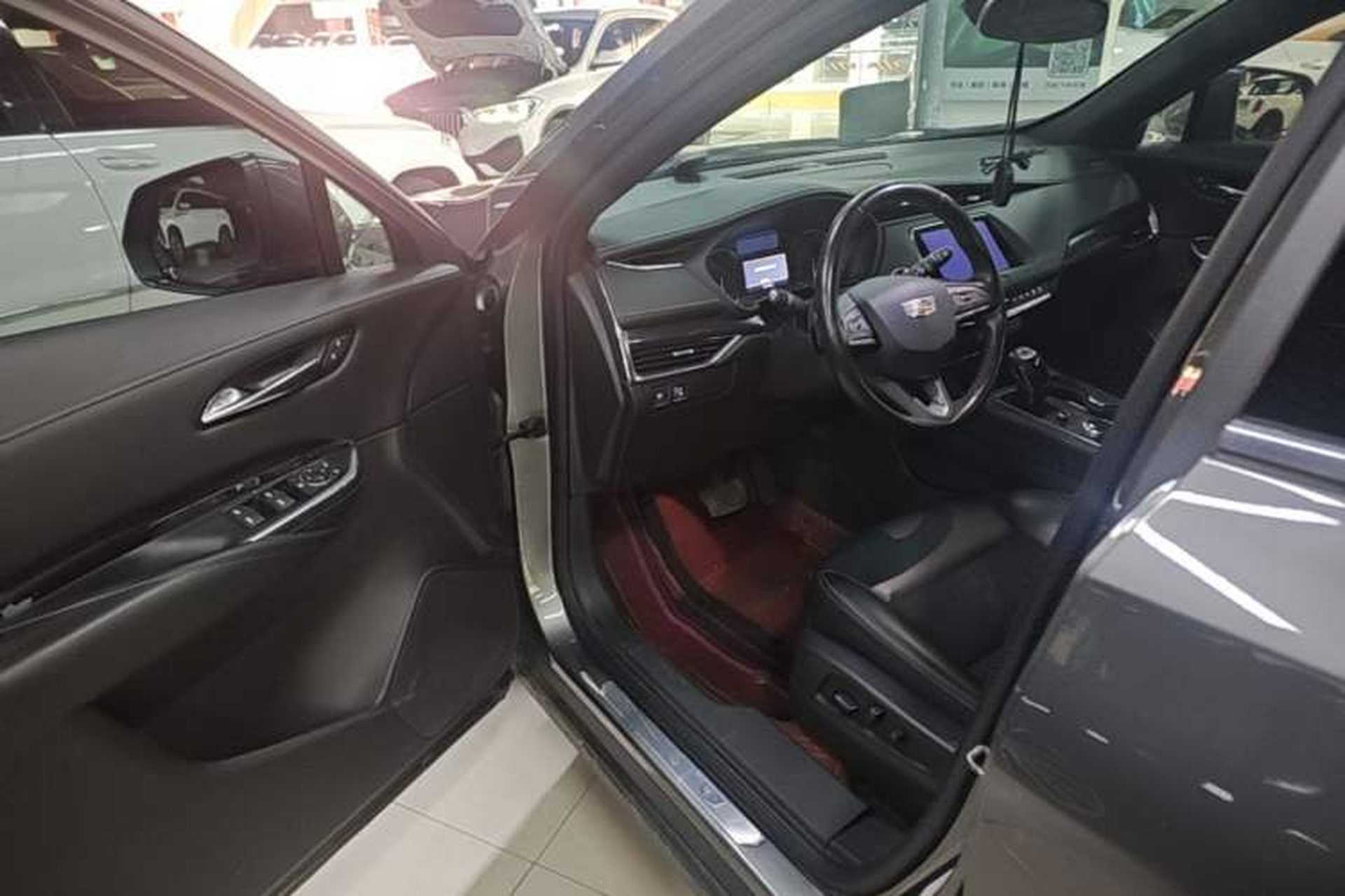 Used Cadillac XT4 2018 28T Two-Wheel Drive Tech Version Driver Seat