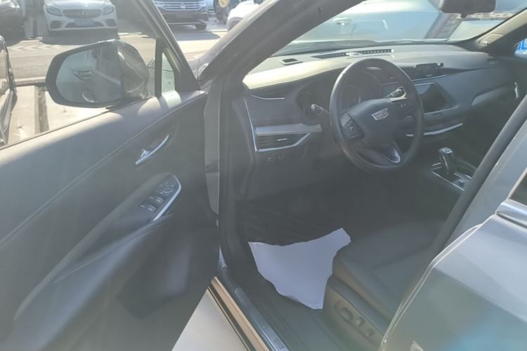 Used Cadillac XT4 2018 28T Four-Wheel Drive Leading Model Driver Seat