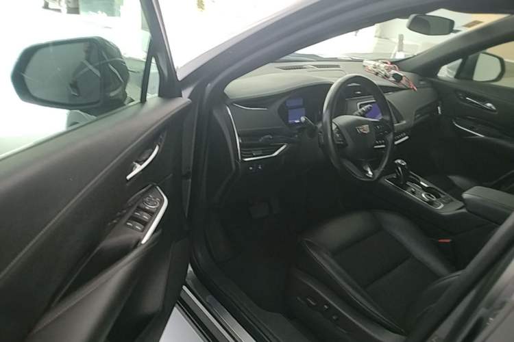 Used Cadillac XT4 2018 28T Two-Wheel Drive Tech Version Driver Seat