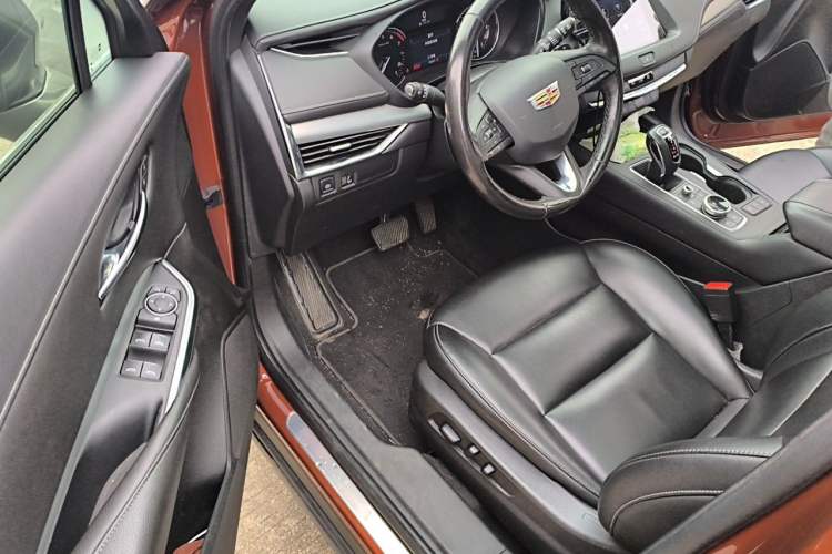 Used Cadillac XT4 2018 28T Two-Wheel-Drive Luxury Model Driver Seat
