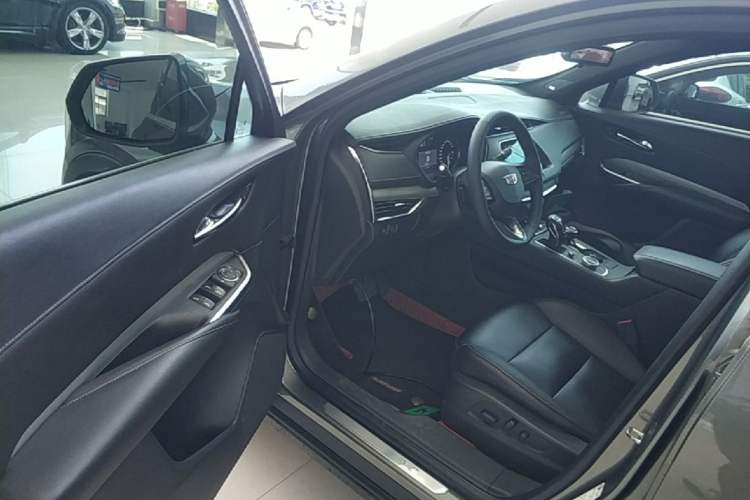 Used Cadillac XT4 2018 28T Two-Wheel Drive Leading Version Driver Seat