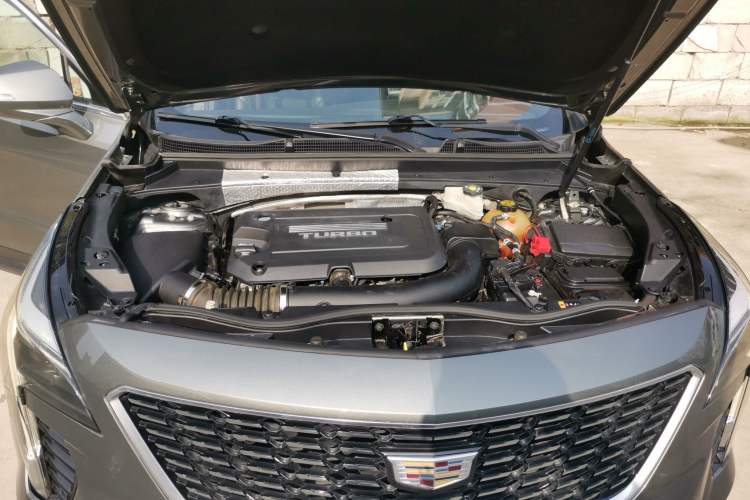 Used Cadillac XT4 2018 28T Two-Wheel Drive Tech Version Engine Bay