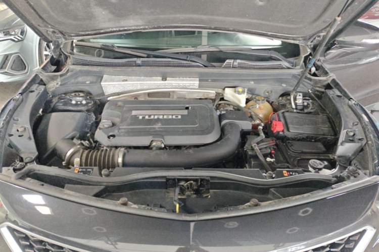 Used Cadillac XT4 2018 28T Two-Wheel Drive Luxury Sport Model Engine Bay
