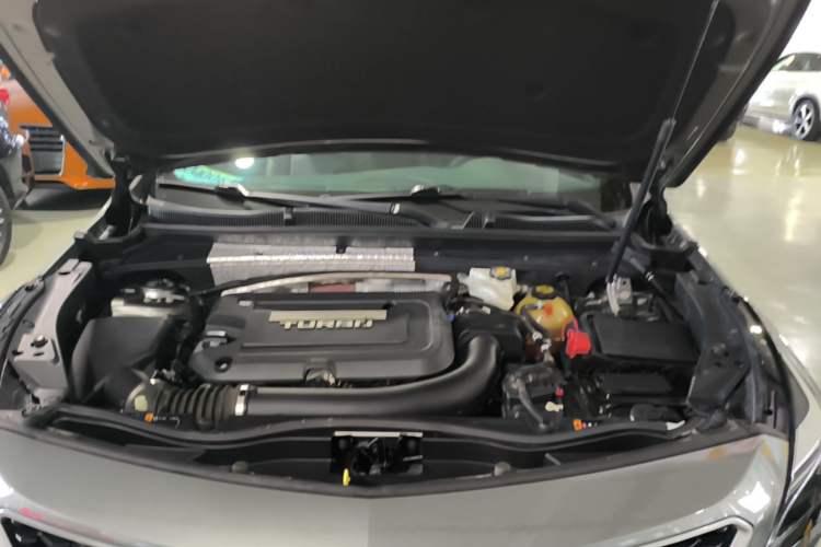 Used Cadillac XT4 2018 28T Two-Wheel Drive Luxury Sport Model Engine Bay
