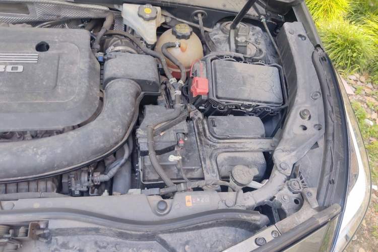 Used Cadillac XT4 2018 28T Two-Wheel Drive Leading Version Engine Bay Left
