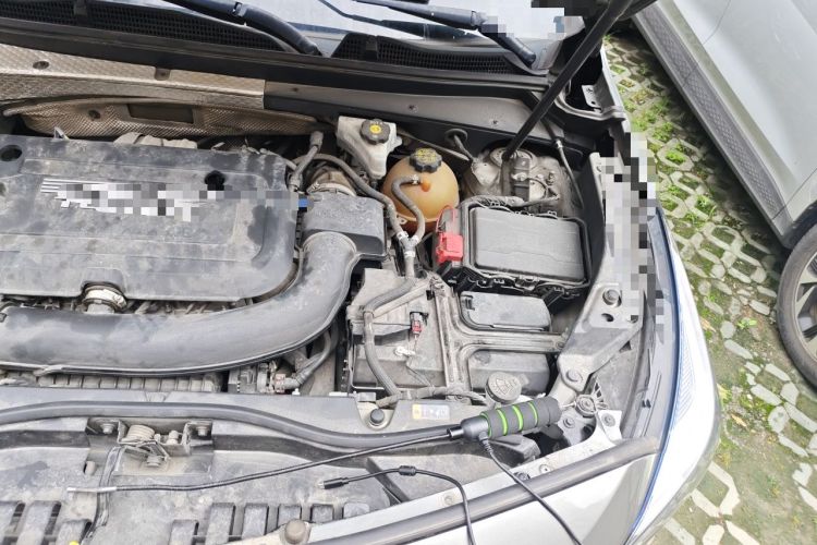 Used Cadillac XT4 2018 28T Two-Wheel Drive Leading Version Engine Bay Left