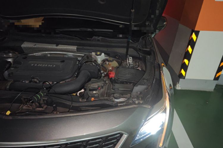 Used Cadillac XT4 2018 28T Two-Wheel Drive Leading Version Engine Bay Left