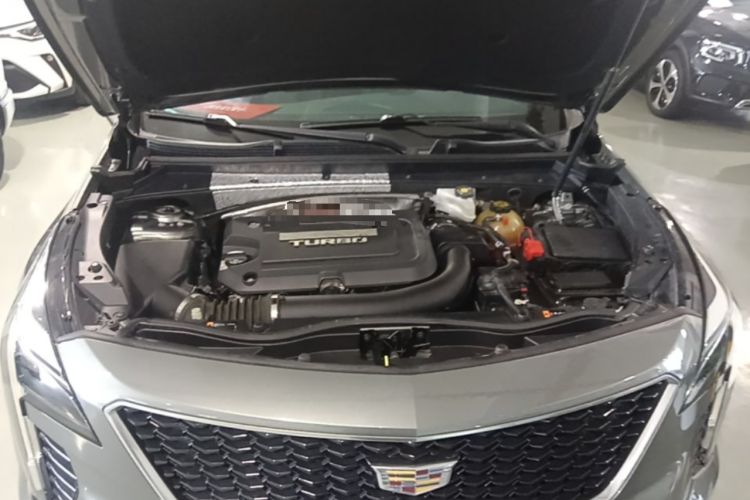 Used Cadillac XT4 2018 28T Two-Wheel Drive Luxury Sport Model Engine Bay